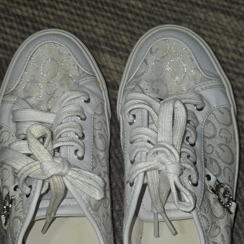 GBG‎ Los Angeles White Women's Sneakers